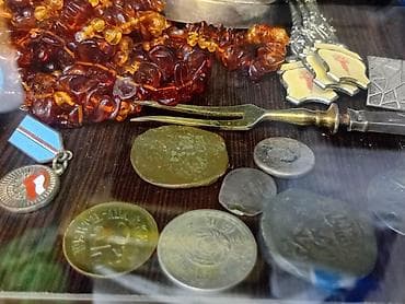 CD, DVD disklər və kassetlər: Antik əşyalar kolleksiyası – qarışıq lot Təsvir: - Bədii işləməli — 5