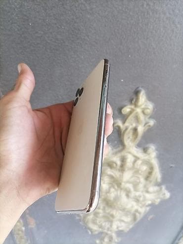 intel i7 3770: IPhone 17 Pro Max, Qızılı, Face ID — 3