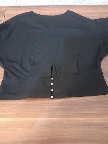 Qara qısa t‑şört - Ön hissədə “Yves Saint Laurent” yazılı və daş — 4