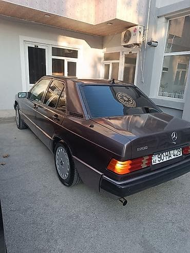 benzin baki: Mercedes-Benz 190: 2 l | 1991 il Sedan — 3