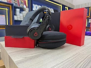 kalonka kabeli: Beats Solo2 on-ear qulaqlıq Xüsusiyyətlər: - Kompakt, yığıla bilən — 2