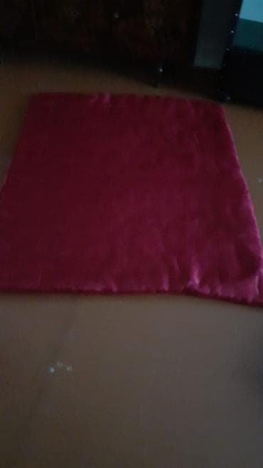 sine boyuden bitki: Xovlu rəng - Qırmızı Yataq örtüyü — 1