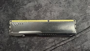 vətən komputer: Kllisre DDR3 yaddaş modulu - Tutum: 8 GB - Növ: DDR3 - Sürət: 1866 — 2