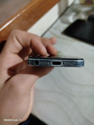 Audio: IPhone 5, 64 GB, Qara, Qırıq — 2