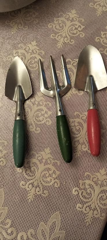 ucuz kilim: Masaüstü saatlar, Mexaniki, Saniyə əqrəbi — 1