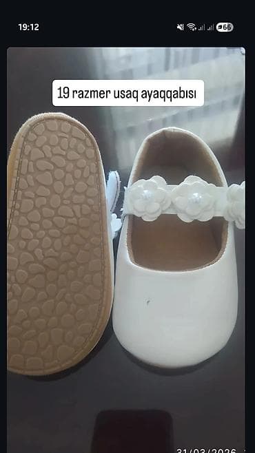 19 ölçü uşaq ayaqqabısı - Rəng: ağ - Model: bağcıqsız, üst hissədə