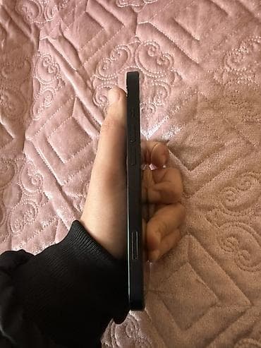 samsung galaxy s3: IPhone 13, Qara — 2