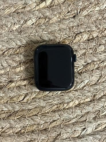 agilli saat: Apple Watch SE (2-ci nəsil) GPS, 44 mm – Qara/Space Gray alüminium — 2