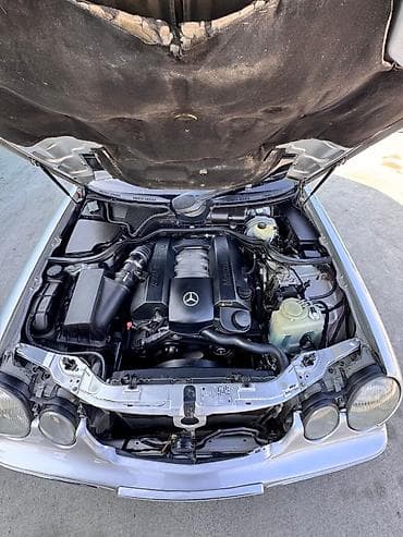 avtomobil lada: Mercedes-Benz E-Class (W210) sedan - Gümüşü rəng, 4 qapılı sedan — 6