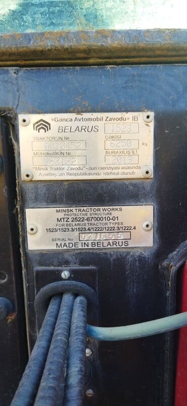 cayka maşın: Belarus 1523 traktor - Rəng: qırmızı, tam kabinli - Güclü ön çəkidə — 10
