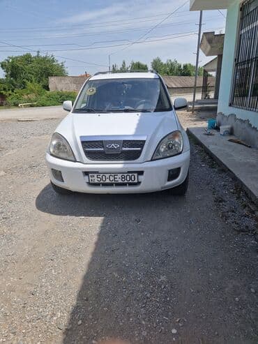 maşın mator: Sükan boz rəngdədir və ortasında chery loqosu var. Salon təmiz və — 8