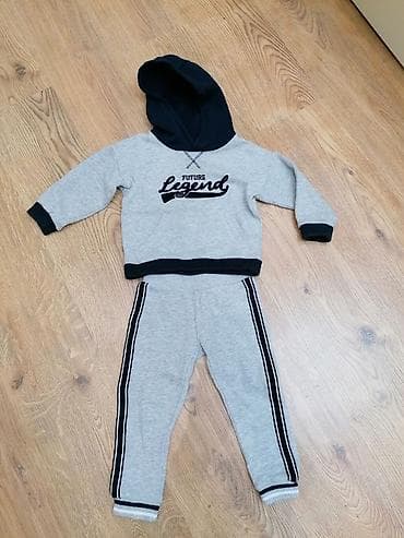 giyim: 10 azn biri. 2-3 yaş Uşaq dəstləri 2-3 dəfə geyinilib eyni təzə kimidi — 5