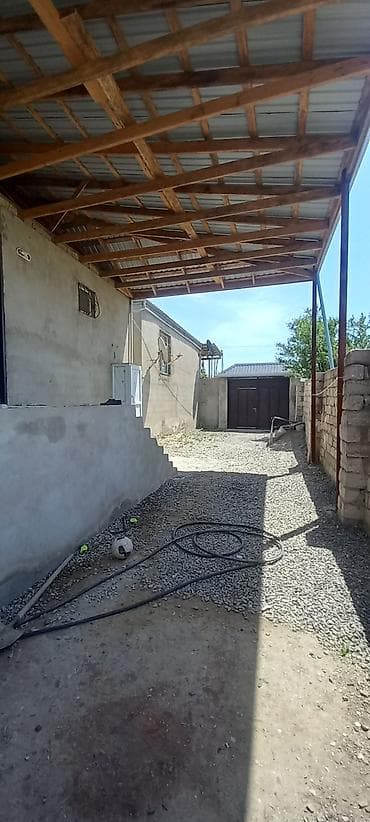 aaaf kiraye evler: Satılır: - Plan: geniş zal, ayrıca mətbəx, iri sanitar qovşaq (duş — 10