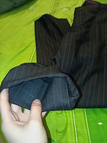 Aksesuarlar: Klassik zolaqlı kişilər üçün dördlük kostyum dəsti, 1 dəfə geyinilib — 9