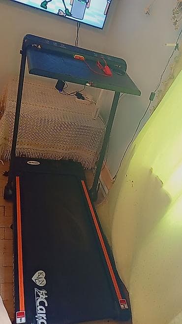 qaci: Qaçış yolu – elektrikli treadmill - Brend: Camp (üzərində “Camp” və — 1