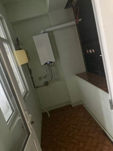 ucuz kiraye evler 2022: 4mərtəbəli binanın 4cü mərtəbəsində 2 otaqlı, əşyalı,hər bir şəraiti — 10