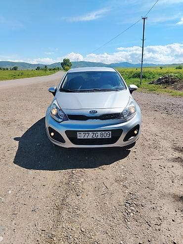 kia rio kreditle satisi: Kia Rio: 1.1 l | 2011 il Hetçbek — 3