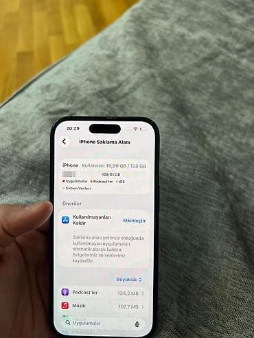 apple ipad 13: IPhone 15, 128 GB, Qara, Face ID — 4