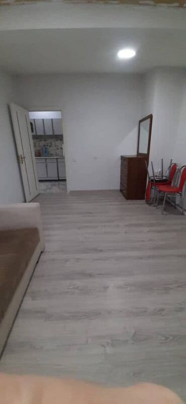 ismayil hidayetzade kucesi 130: İnşaatçılar metrosunun yaxınlığında,10 mertebeli binanın 10-cu — 1