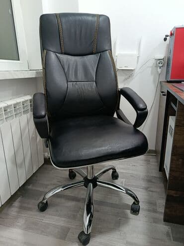 kresli: İşlənmiş, Təkərli, Qolları tənzimlənmir, Süni dəri — 1