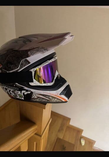 20 qepik gerbli: Dəbilqə - Kaska
Turkiyeden alinib. Demek olarki teze kimidir — 3