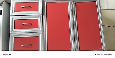 mətbəxt şkafı: Mətbəx divar dolabı – 3 qapılı - Rəng: ön panellər parlaq qırmızı — 4