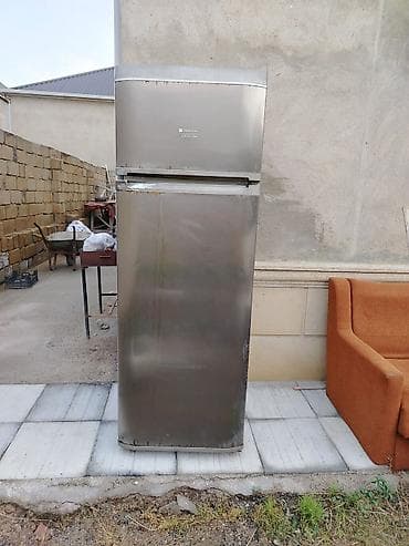 note 15 pro max: İşlənmiş 2 qapılı Hotpoint Ariston Soyuducu Satılır, rəng - Gümüşü — 2