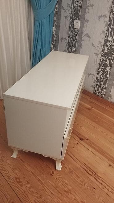 TV altlığı: Düz TV altlığı, Polkalı, Laminat — 2