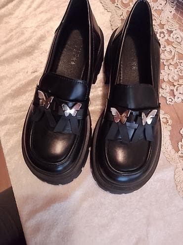Женская обувь: Qadın loaferləri – qalın traktorlu daban - Rəng: qara - Üst hissə — 1