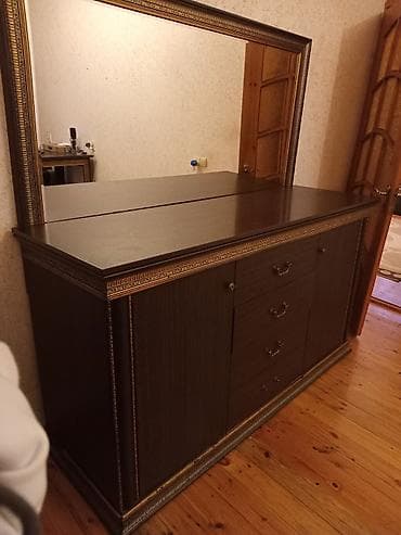 Komodlar: Güzgülü — 2