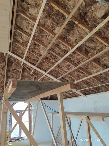 islenmis qapi pencere: Taxta mansarlarin yiqilmasi — 12