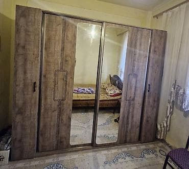 Dolab. 250azn .Defekti yoxdu Hündürlüy 2.80sm Eni 3m Səliqəli işlənib