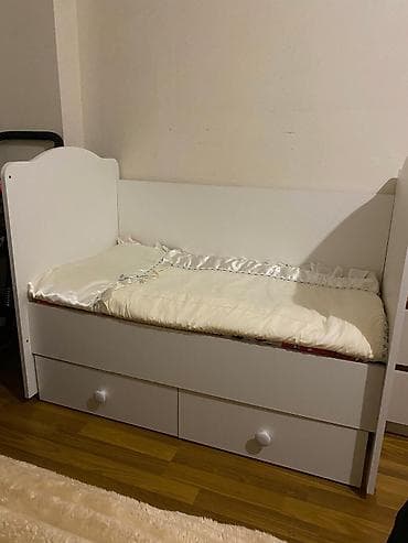 gozel sekiller: Oğlan və qız üçün, Dördbucaq, Beşik, Matras ilə, Yellənmə mexanizmsiz — 1