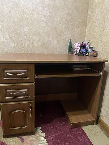 Sifarişlə ev mebeli: Düz masa, Polkalı, Siyirməli, Sadə laminat — 1