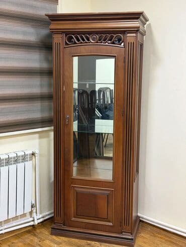 işlenmiş şkaf: İşlənmiş, Güzgülü, Rumıniya — 1