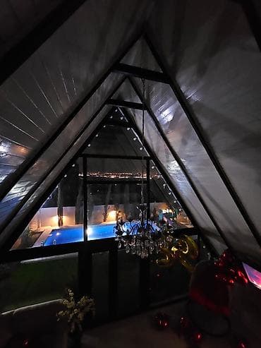 элитные 3 комнатные квартиры: A‑Frame dizaynlı şüşə fasadlı rahat istirahət evi – şəxsi həyətyanı — 5