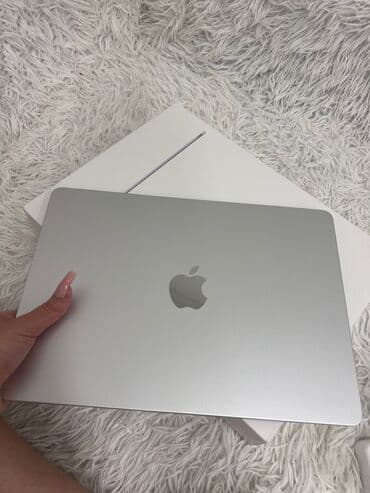 macbook case: İşlənmiş Apple MacBook, 13.5 ", Apple M2, 256 GB, Pulsuz çatdırılma — 1