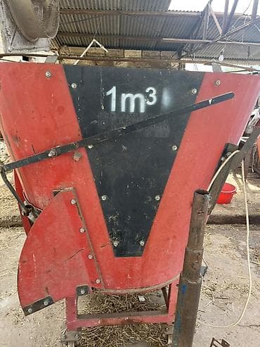 servis avadanliqlari: ÖZADAY elektrikli yem və ot qarışdırıcısı – 1 m³ - Həcm: 1 m³ (korpus — 6