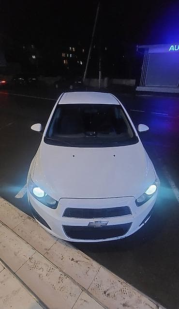 ford focus 2000: Chevrolet Aveo: 1.2 l | 2012 il 69654 km Sedan — 1