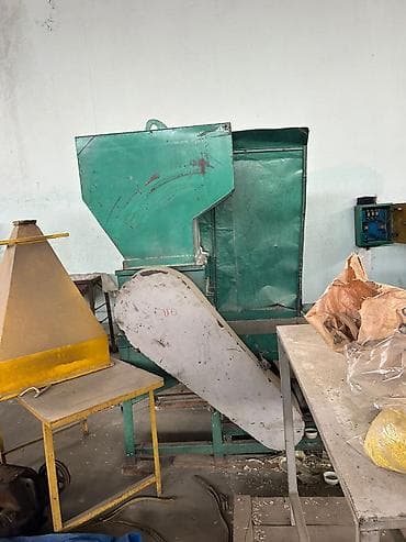 qazon suvarma sistemi: Plastik emal xətti – ekstruder və enjeksion avadanlıqlar Təsvir: – — 7