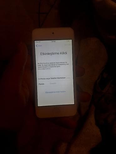 səs guclendirici: Apple iPod touch (gümüşü rəng) Xüsusiyyətlər: - 4 düymlük Retina — 7