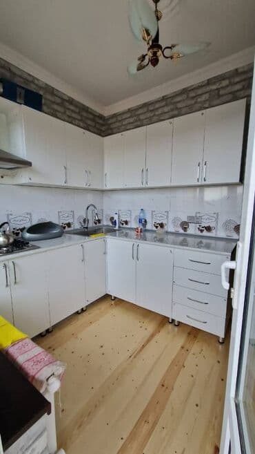 xətaidə kirayə evlər: Xətai rayonu,Neapol dairəsi yanı,9 mərtəbəli,leninqrad layihəli — 4