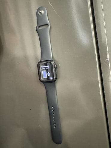 Наручные часы: Apple Watch (qara rəngli silikon kəmərli) - Model: Apple Watch Series — 2