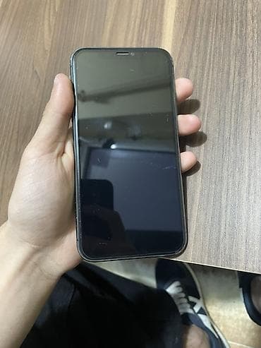 mini ipad 6: IPhone 11, 128 GB, Qara, Face ID — 2