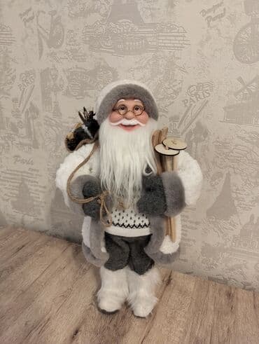 Süni güllər: Yeni il dekoru – Dədə Qorqud/Şaxta Baba fiquru - Materiallar: peluş — 1