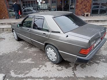 mersedes maşin: Mercedes-Benz 190 (W201): 2 l | 1989 il Sedan — 2