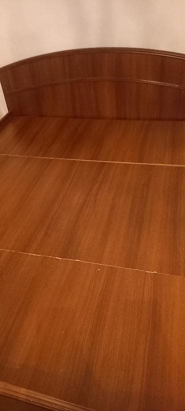 bakıda saatliq kiraye evler: Iki nəfərlik taxt Embavudundu matras var biraz ləkəlidiancağ yaxşıdı — 2