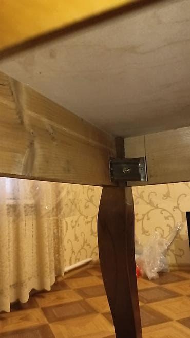 usaq stol stul: Qonaq masası, İşlənmiş, Açılmayan, Taxta, Dördbucaq masa — 4