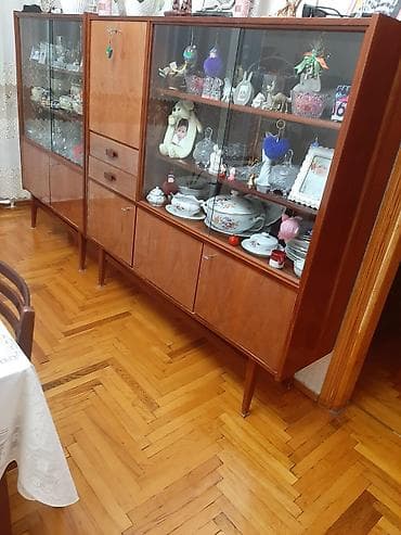 salon dolab: Mebel: Taxta vitrinli bufet-divan kompleksi (klassik üslub) Təsvir: - — 1