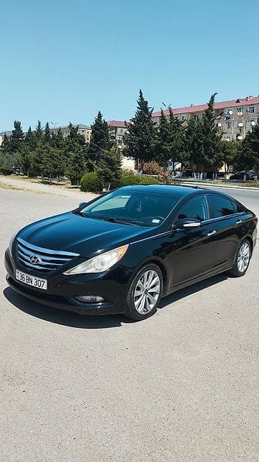 sonata yan guzgu: Hyundai Sonata sedan - Kuzov: qara rəng, 4 qapı, aerodinamik xətlər — 6